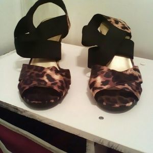 Leopared wedges shoes